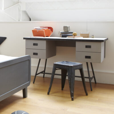 bureau-l50-gris-chambre-adolescent Bureau L50 gris dans une chambre d’adolescent