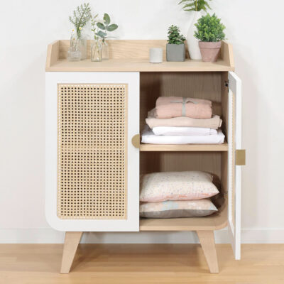 grand-buffet-zen-vue-face-porte-ouverte-interieur-minimaliste Grand buffet Zen vue de face porte ouverte intérieur minimaliste