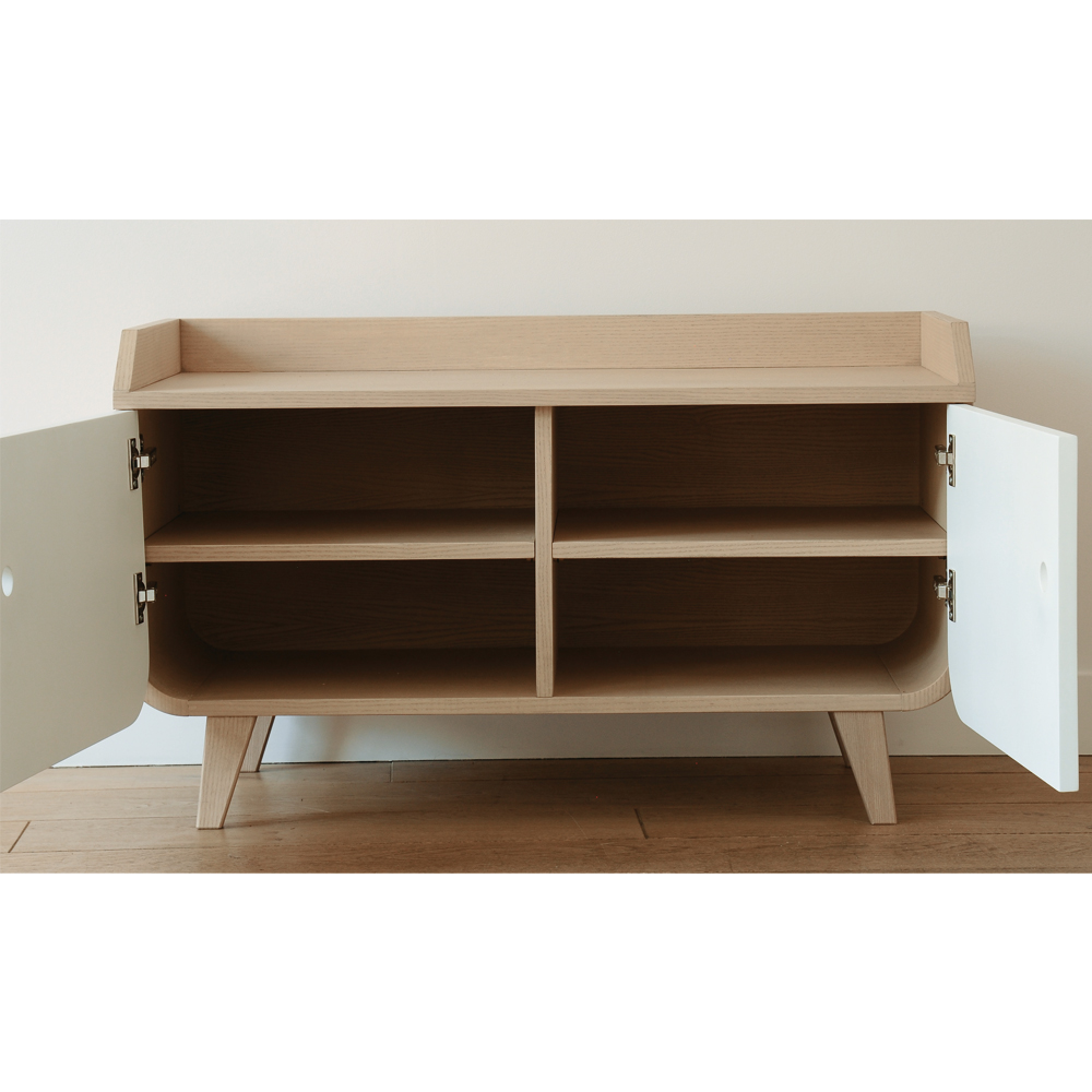Petit buffet Zen frêne et blanc portes ouvertes